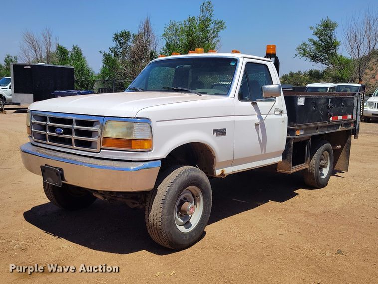image for item ED0179 1992 Ford F350 flatbed pickup truck