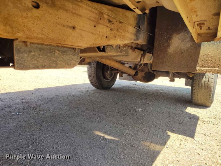 image for item ED0179 1992 Ford F350 flatbed pickup truck