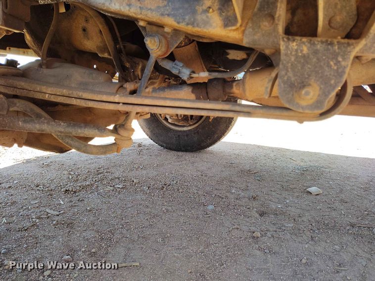 image for item ED0179 1992 Ford F350 flatbed pickup truck