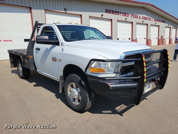 image for item EE1125 2011 Dodge Ram 2500 flatbed pickup truck