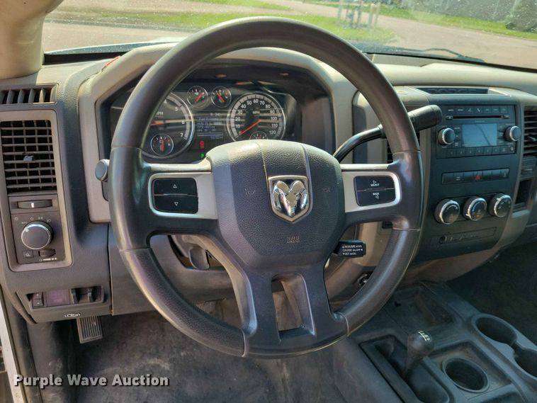image for item EE1125 2011 Dodge Ram 2500 flatbed pickup truck