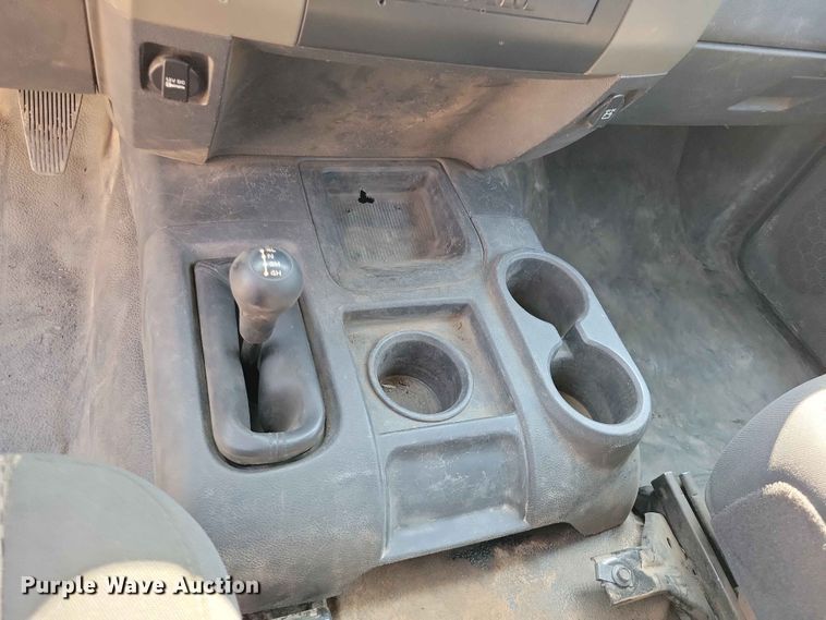 image for item EE1125 2011 Dodge Ram 2500 flatbed pickup truck