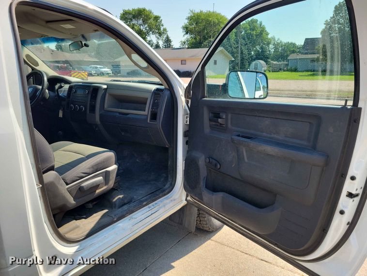 image for item EE1125 2011 Dodge Ram 2500 flatbed pickup truck
