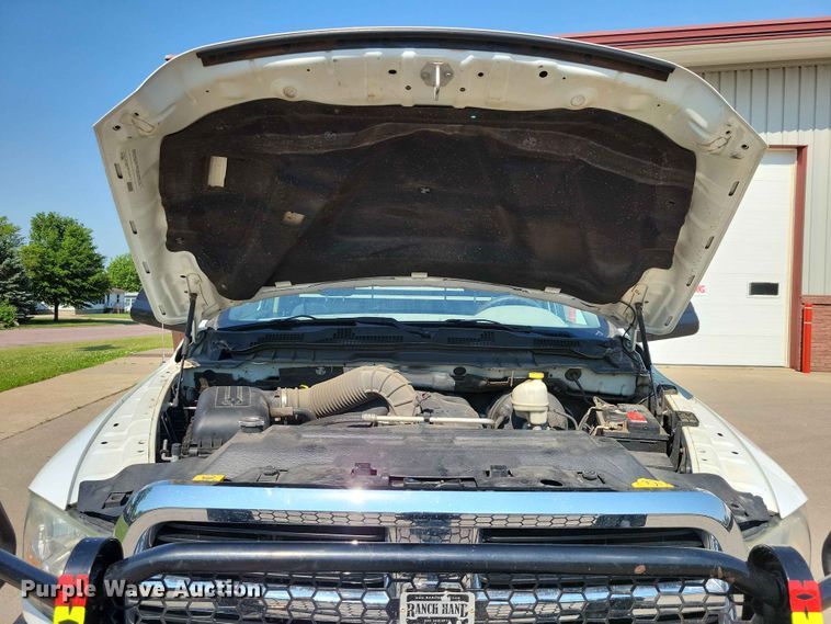 image for item EE1125 2011 Dodge Ram 2500 flatbed pickup truck