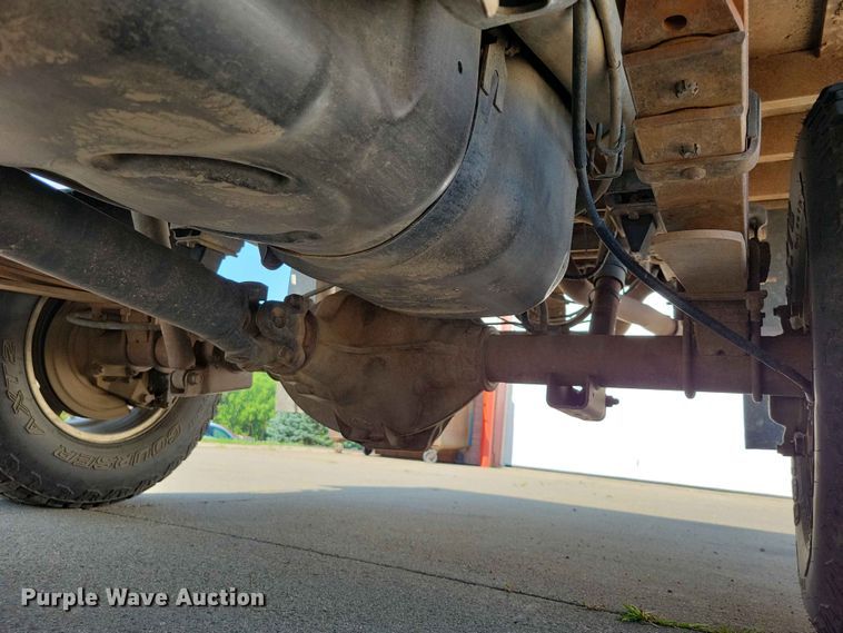 image for item EE1125 2011 Dodge Ram 2500 flatbed pickup truck