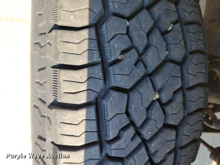 image for item EE1125 2011 Dodge Ram 2500 flatbed pickup truck