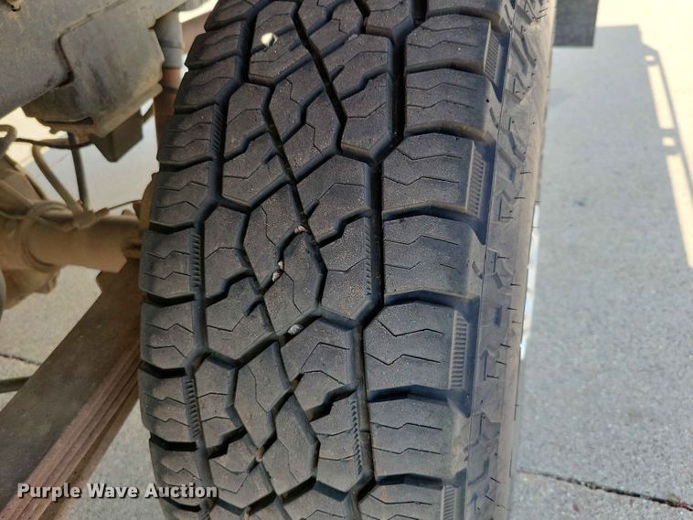 image for item EE1125 2011 Dodge Ram 2500 flatbed pickup truck