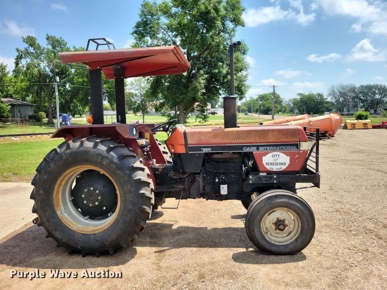 image for item EE1126 1991 Case 695 tractor