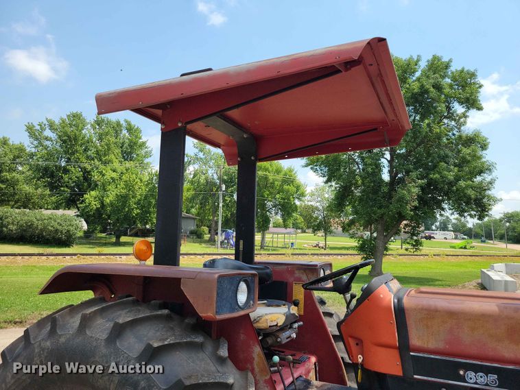image for item EE1126 1991 Case 695 tractor