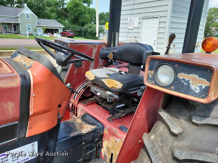 image for item EE1126 1991 Case 695 tractor