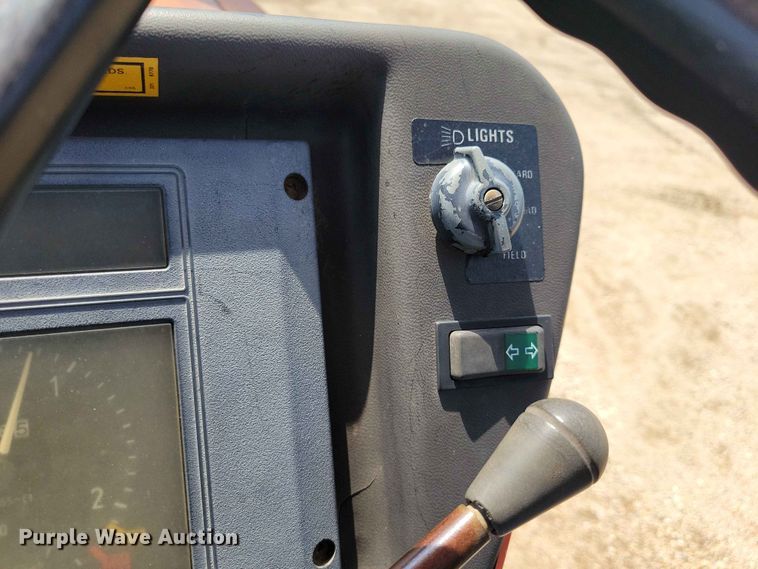 image for item EE1126 1991 Case 695 tractor