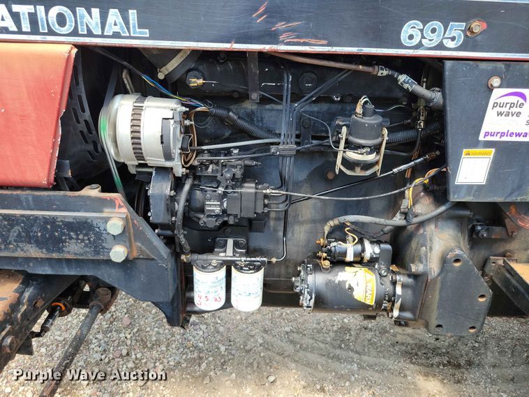 image for item EE1126 1991 Case 695 tractor