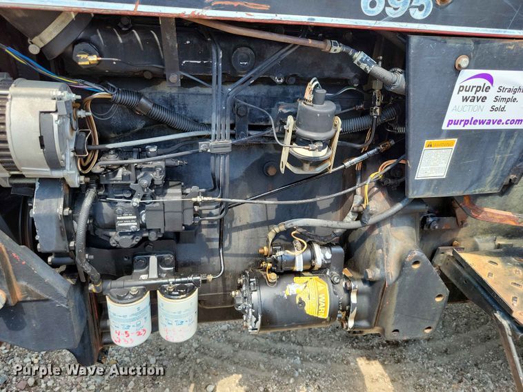 image for item EE1126 1991 Case 695 tractor