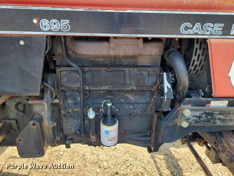 image for item EE1126 1991 Case 695 tractor