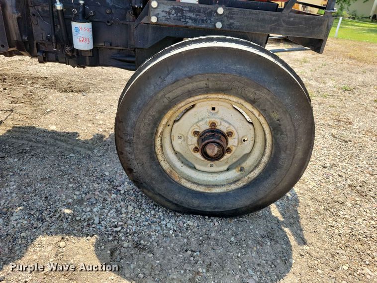 image for item EE1126 1991 Case 695 tractor