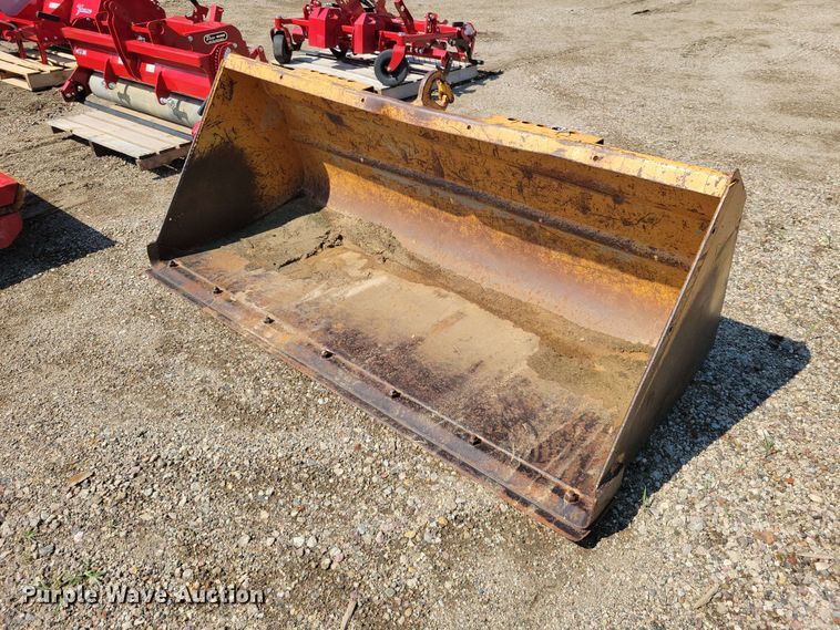 image for item EE1129 Case skid steer bucket