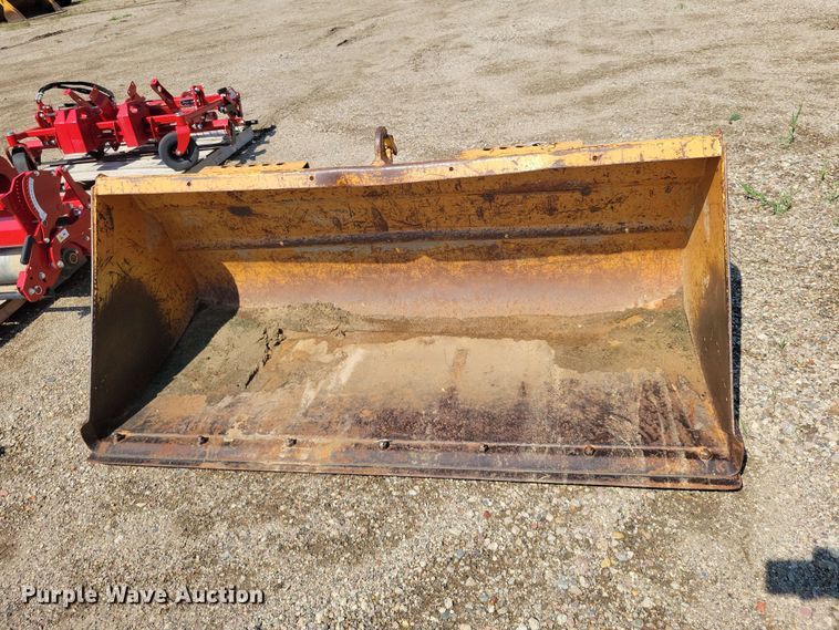 image for item EE1129 Case skid steer bucket