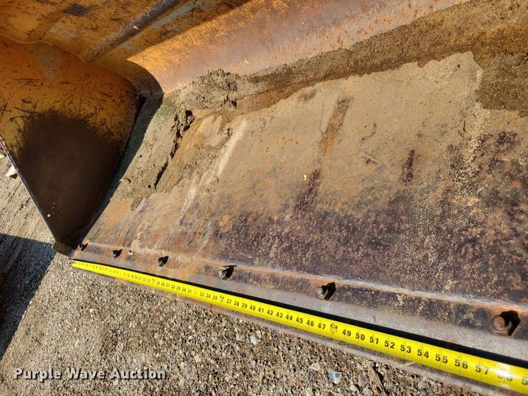 image for item EE1129 Case skid steer bucket