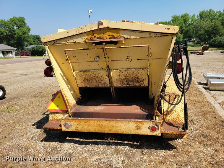 image for item EE1133 1998 Aeroil PHP-4R pothole patcher truck