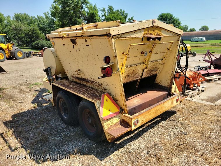 image for item EE1133 1998 Aeroil PHP-4R pothole patcher truck