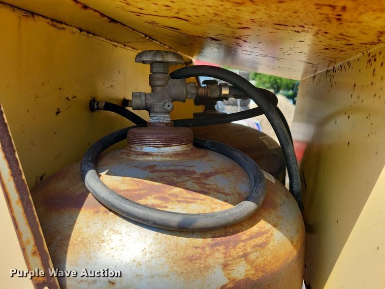 image for item EE1133 1998 Aeroil PHP-4R pothole patcher truck