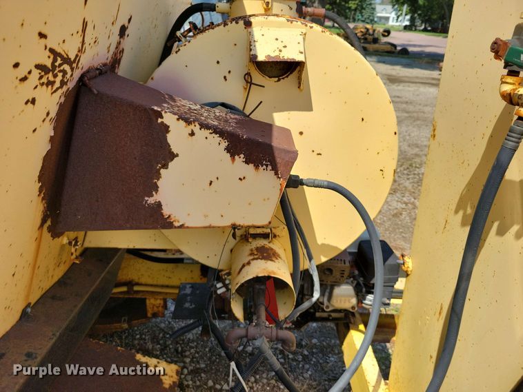 image for item EE1133 1998 Aeroil PHP-4R pothole patcher truck