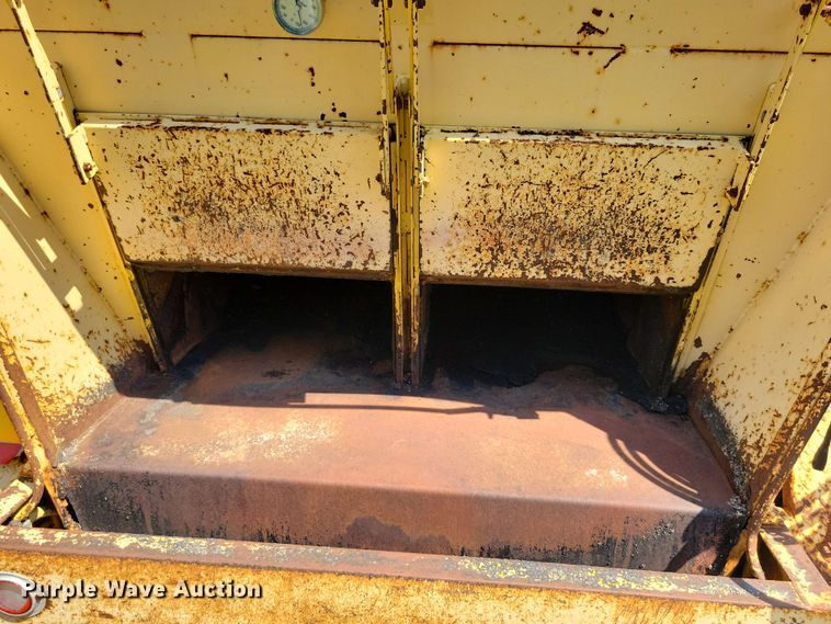 image for item EE1133 1998 Aeroil PHP-4R pothole patcher truck