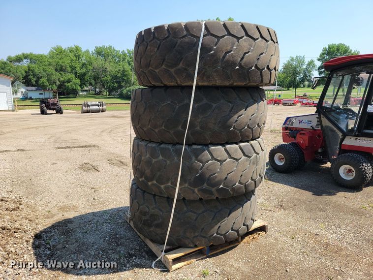 image for item EE1137 (4) Bridgestone 20.5R25 wheel loader tires
