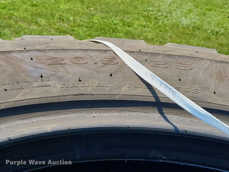 image for item EE1137 (4) Bridgestone 20.5R25 wheel loader tires
