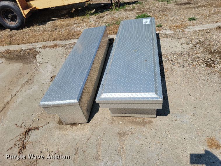 image for item EE1138 (2) Dee Zee toolboxes