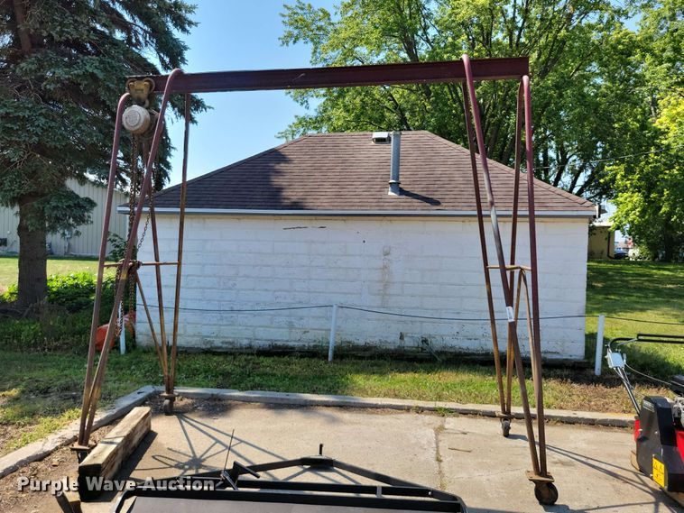 image for item EE1141 A-frame hoist