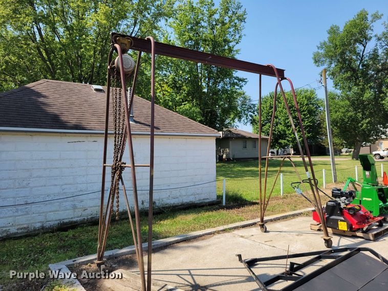 image for item EE1141 A-frame hoist