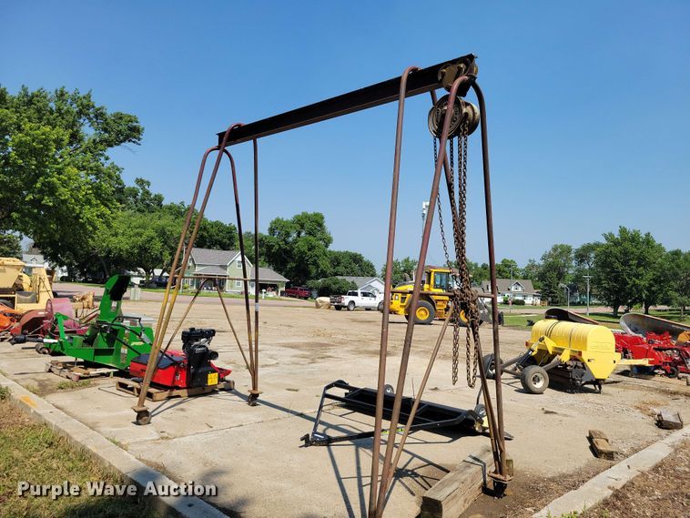 image for item EE1141 A-frame hoist