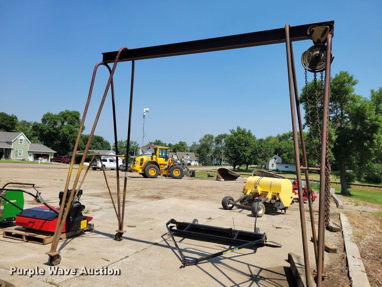image for item EE1141 A-frame hoist
