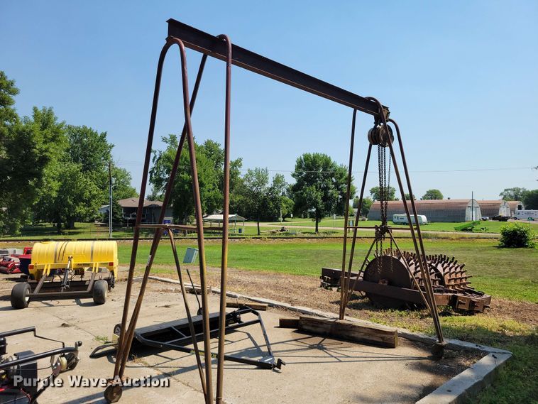 image for item EE1141 A-frame hoist