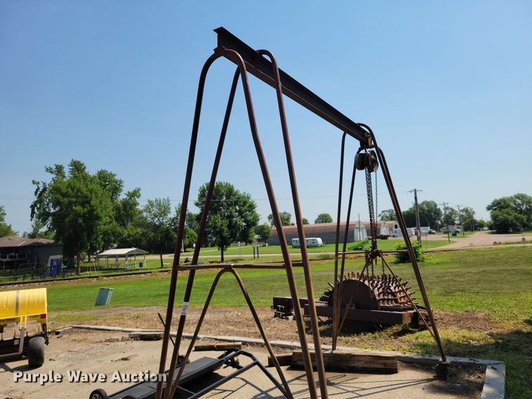image for item EE1141 A-frame hoist