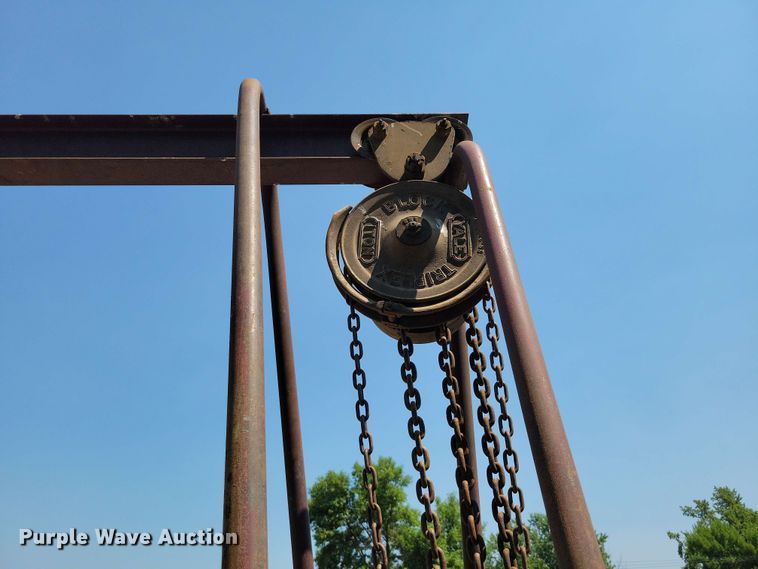 image for item EE1141 A-frame hoist
