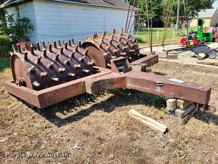 image for item EE1142 Sheepsfoot pull type roller