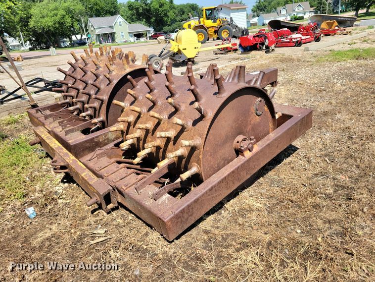image for item EE1142 Sheepsfoot pull type roller