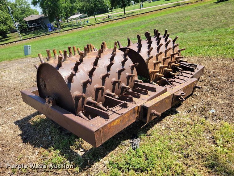 image for item EE1142 Sheepsfoot pull type roller