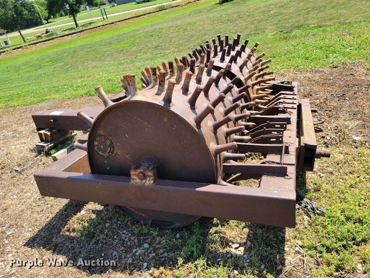 image for item EE1142 Sheepsfoot pull type roller