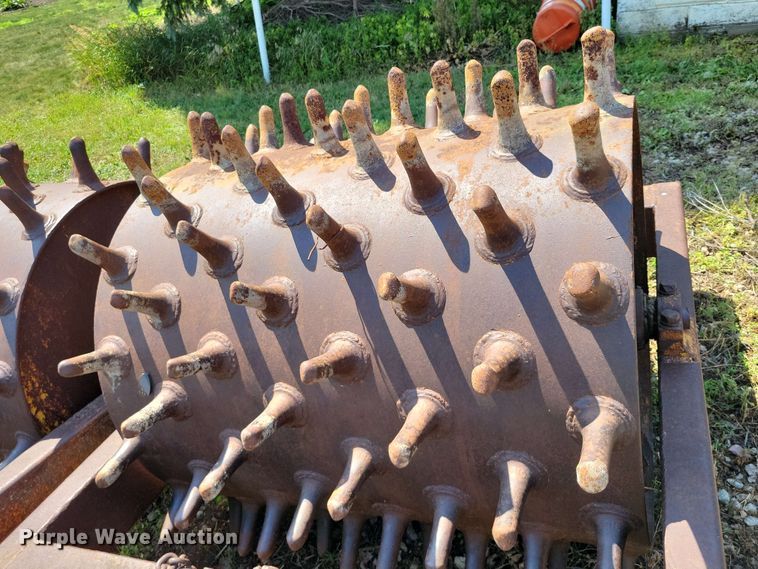image for item EE1142 Sheepsfoot pull type roller