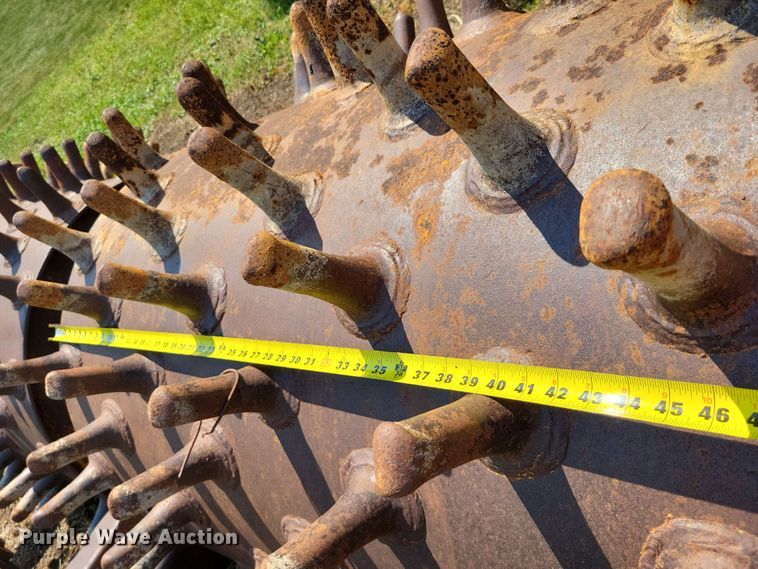 image for item EE1142 Sheepsfoot pull type roller