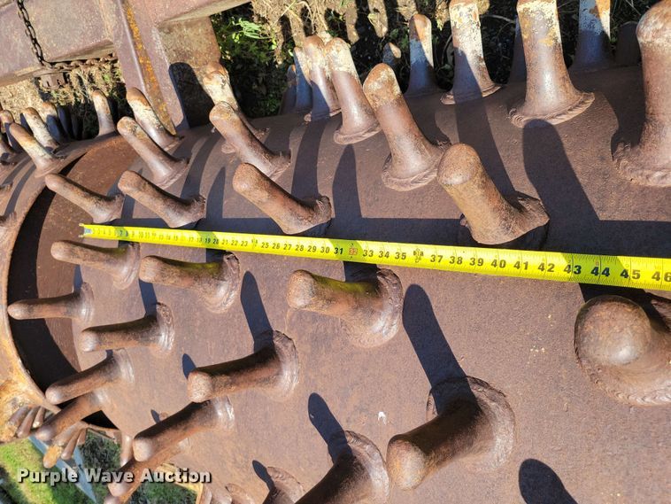 image for item EE1142 Sheepsfoot pull type roller