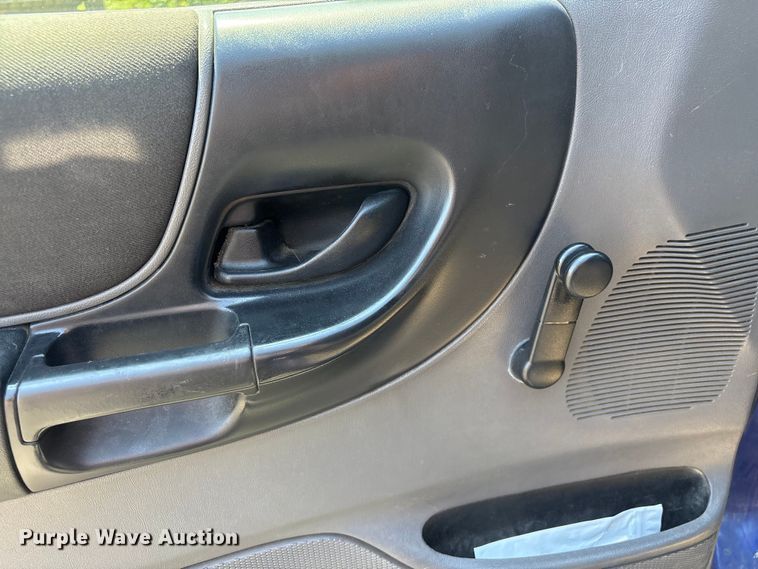 image for item EF1271 2003 Ford Ranger pickup truck