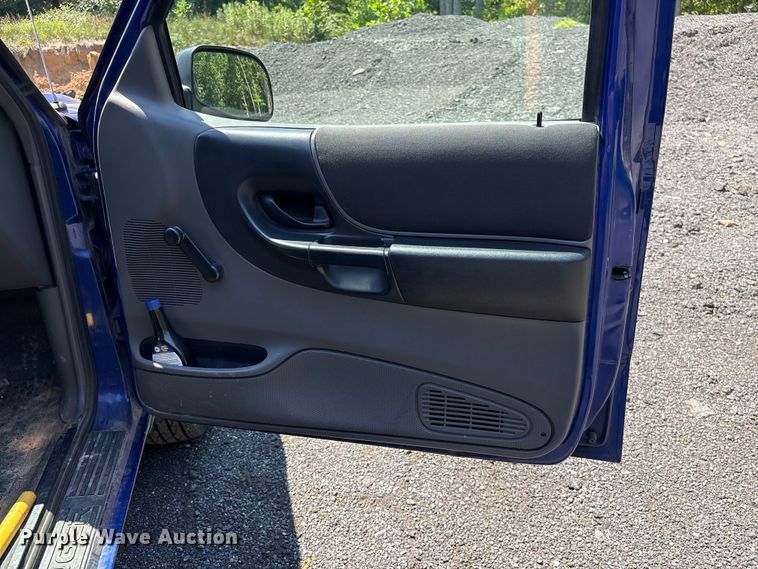 image for item EF1271 2003 Ford Ranger pickup truck