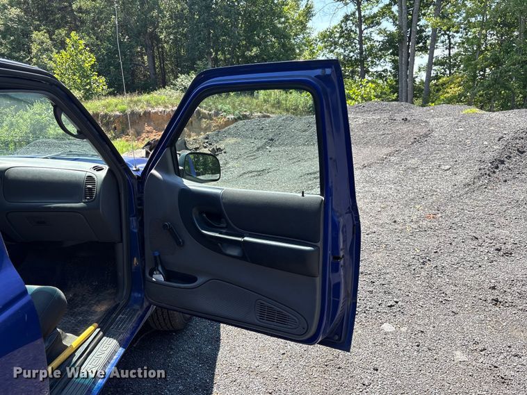image for item EF1271 2003 Ford Ranger pickup truck