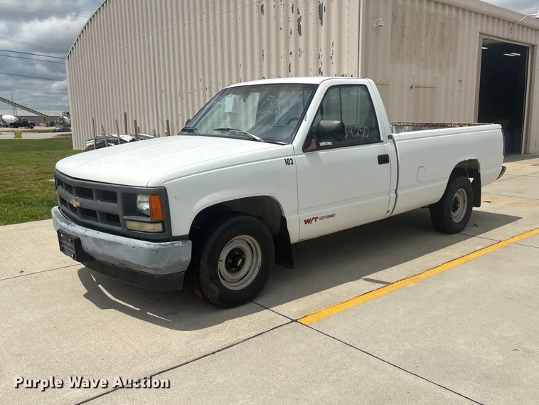 image for item EI5908 1990 Chevrolet C1500 pickup truck