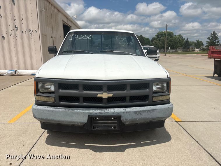 image for item EI5908 1990 Chevrolet C1500 pickup truck