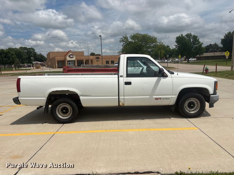image for item EI5908 1990 Chevrolet C1500 pickup truck